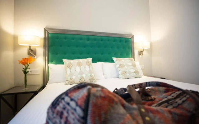 Plazuela del Carbón Suites