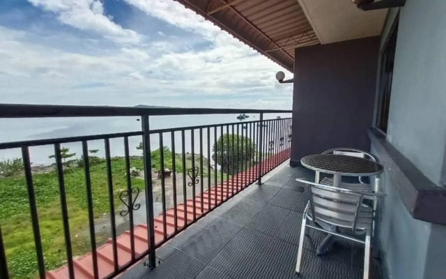Maya Hotel