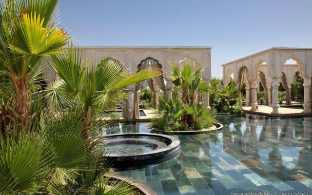 Palais Namaskar