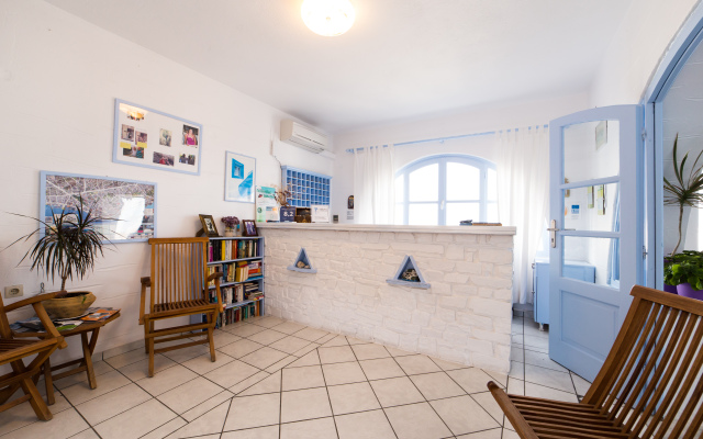 Stratos Studios & Apartments