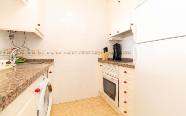 Penthouse with Sea Views & Lovely Garden