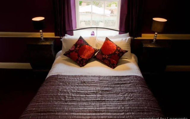 New Inn Hotel at Coln