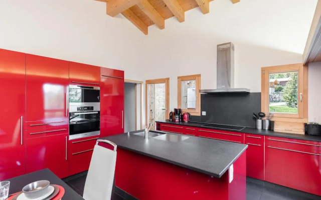 Crystal de Neige Luxury Chalet Spa & Jacuzzi