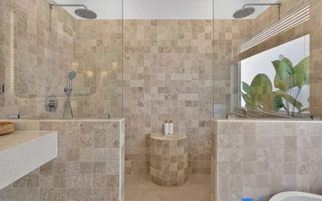 Alma Isla – 2BR Mediterranean Escape in Uluwatu - A Luxury Private Villa By Balinest Villas – Bathroom – Pecatu