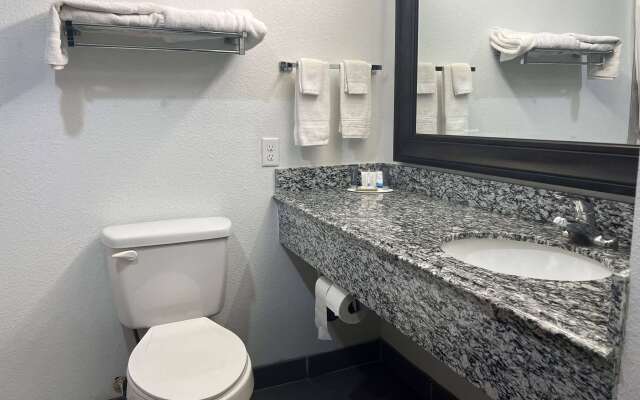 Days Inn by Wyndham Alva