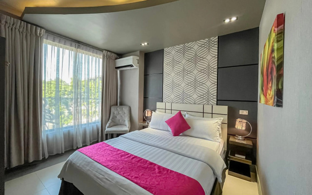 Eloisa Royal Suites
