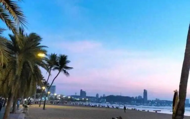 Titanic Residence 5 minutes walk to Walking Street