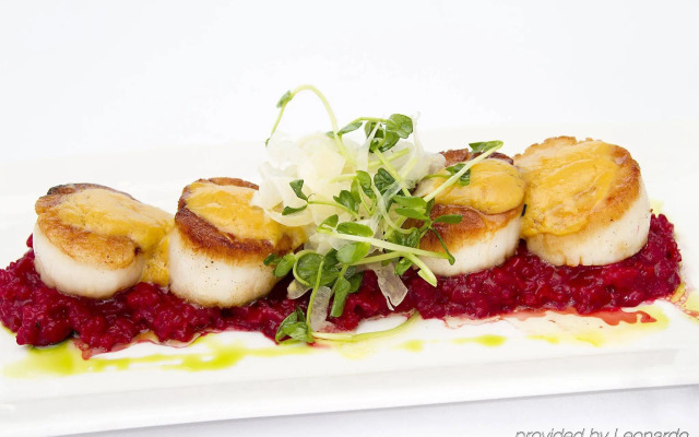 Crowne Plaza Hotel-Niagara Falls/Falls View