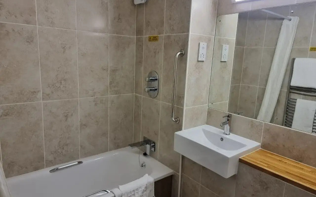 Travel Plaza Hotel