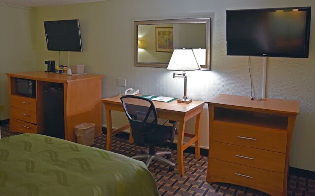 Quality Inn & Suites Metro