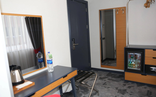 Sapko Airport Hotel