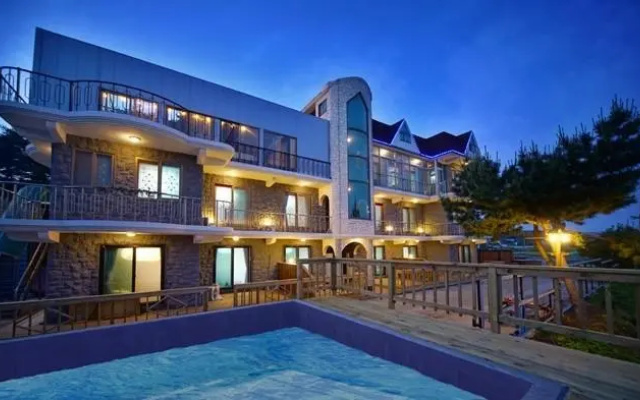 Kockji Blue Pension