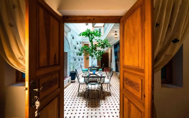 Riad Kiyanjana