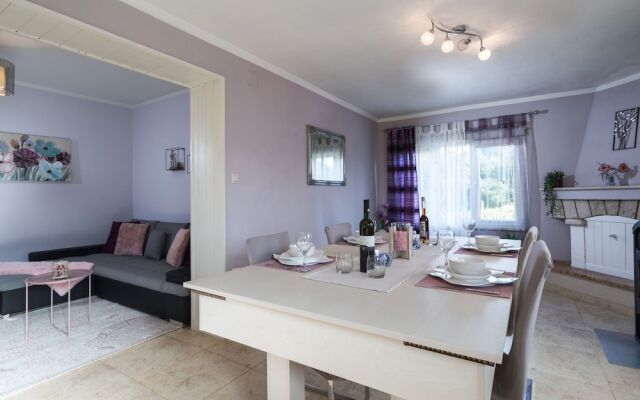 Alluring Holiday Home in Korčula with Whirlpool