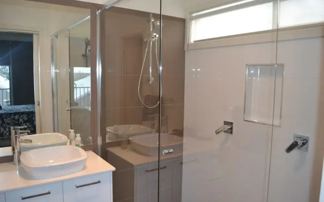 Waterview- Stoneleigh at Yarra