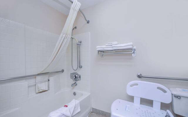 Travelodge Suites by Wyndham Newberg