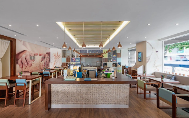 A La Carte Da Nang Beach
