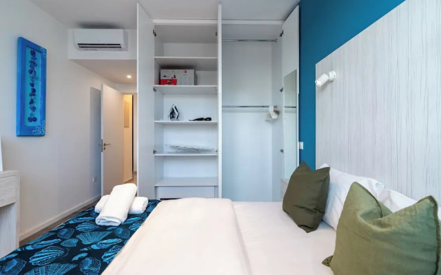 Beachcomber 2-BR Apartment in Larnaca