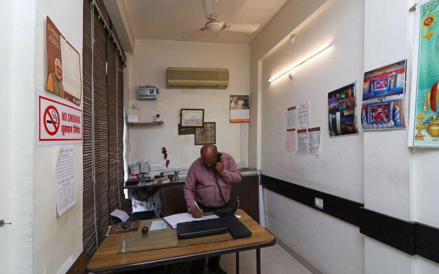 OYO 36432 Hotel Tarang