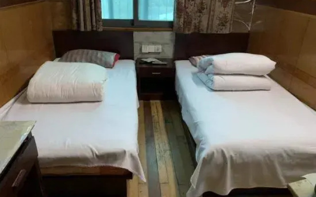 Cixi zhuanghuang Inn