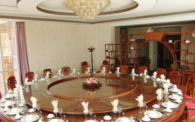 Xuanwei Meihuan Hotel