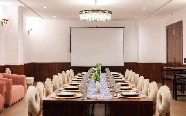 The Eliot Hotel & Banquet