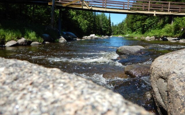 Aux Tipis de la Rivière Sauvage