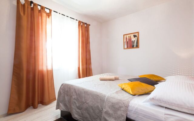 Alluring Holiday Home in Korčula with Whirlpool