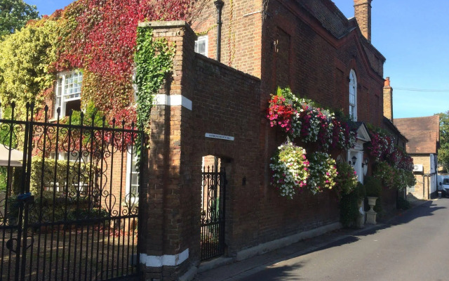 Harmondsworth Hall Guest House Heathrow