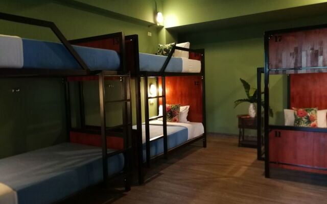 Miami Hostel Sukhumvit
