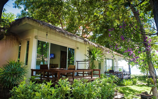 Larissa Samed resort