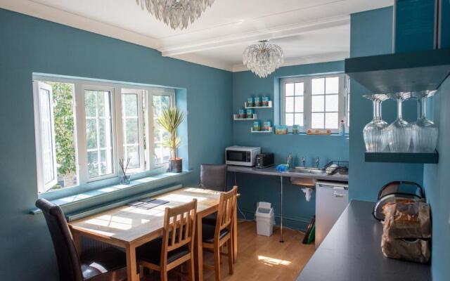 Clovelly Guest House