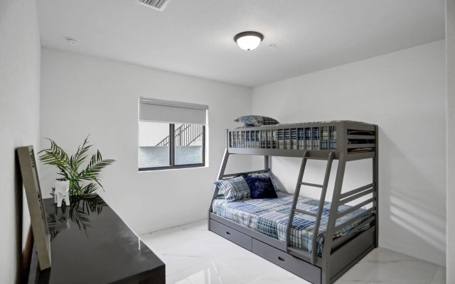 Renzzi Wynwood Apartments