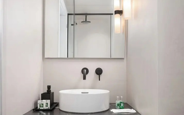 Kolonaki Athena Residence by Fineline