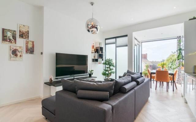 Beautiful Modern 2 Bedroom Flat in Putney