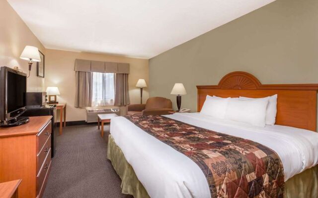 Baymont Inn & Suites LaGrange