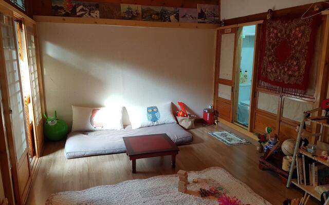 Gongsimga Hanok Guesthouse