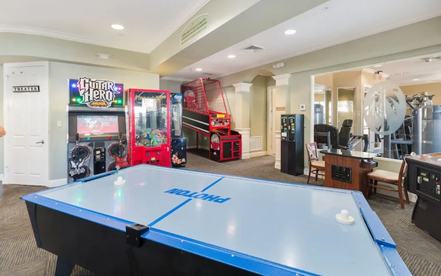 Spacious Home W/private Pool/spa & Free Waterpark!