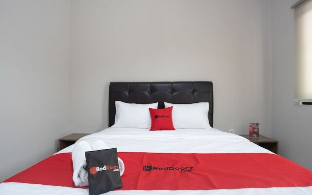 RedDoorz Plus  near JIEXPO Kemayoran