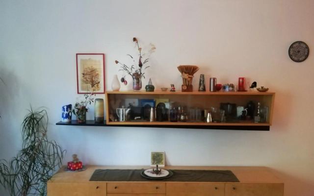 Room in maisonette with garden, parking place