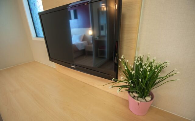 Implace Impact at Msociety Condo