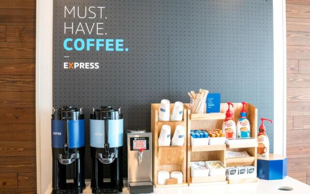 Holiday Inn Express & Suites Brandon by IHG