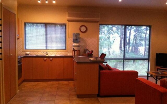 Idyllic Retreat For 4 People in Beautiful Otway Ranges, Recharge & Refresh in Hot Tub