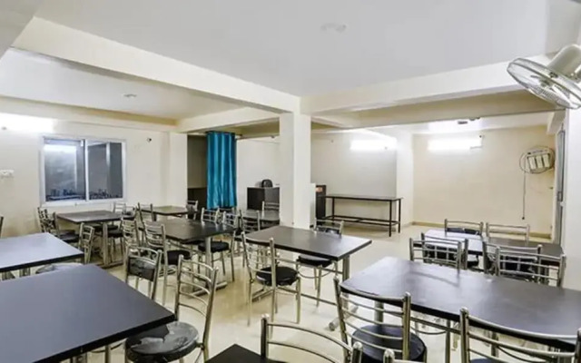 Fabhotel Lily Grand