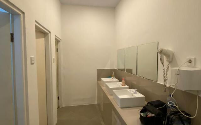 The Packer Box - Hostel