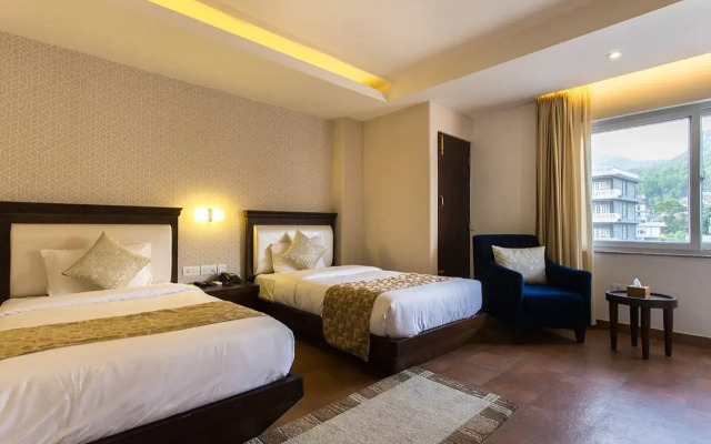 Teeka's Holiday Inn