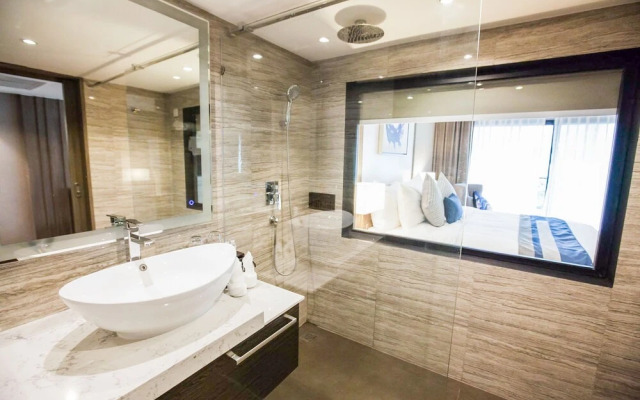 Wealth Lodge Asoke by Favstay