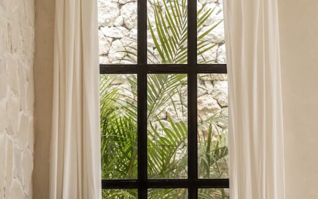 Luxe & Unique honeymoon Bocami Suites- 2 by OriVista