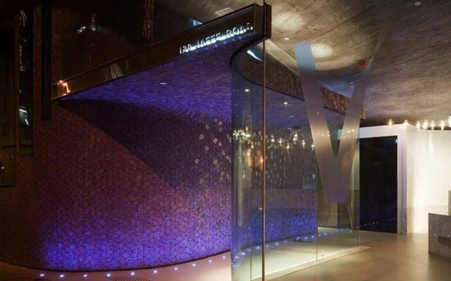 V Wanchai