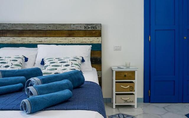 White House Civico 28